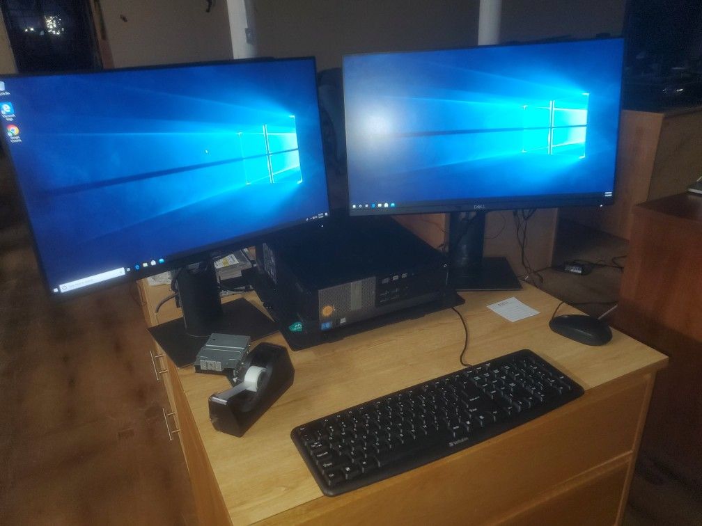 DELL SFF WITH 2 24' MONITOR COMPLETE SET (B1011)

