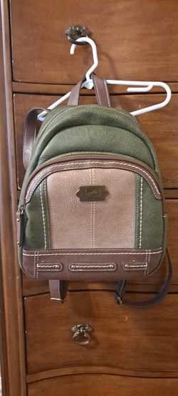 BOC Born CONCEPT Backpack Purse Adjustable Straps. Olive Green Like New. Chandler Pick Up Cash Only $35