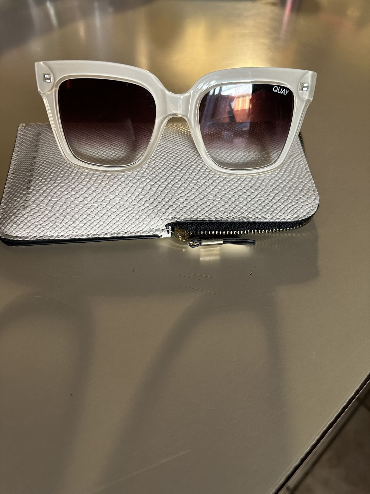 Quay Australia White Woman Sunglasses