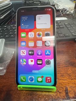 iPhone XR - 64GB - UNLOCKED