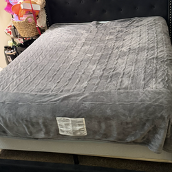 Queen size bed fram with box spring