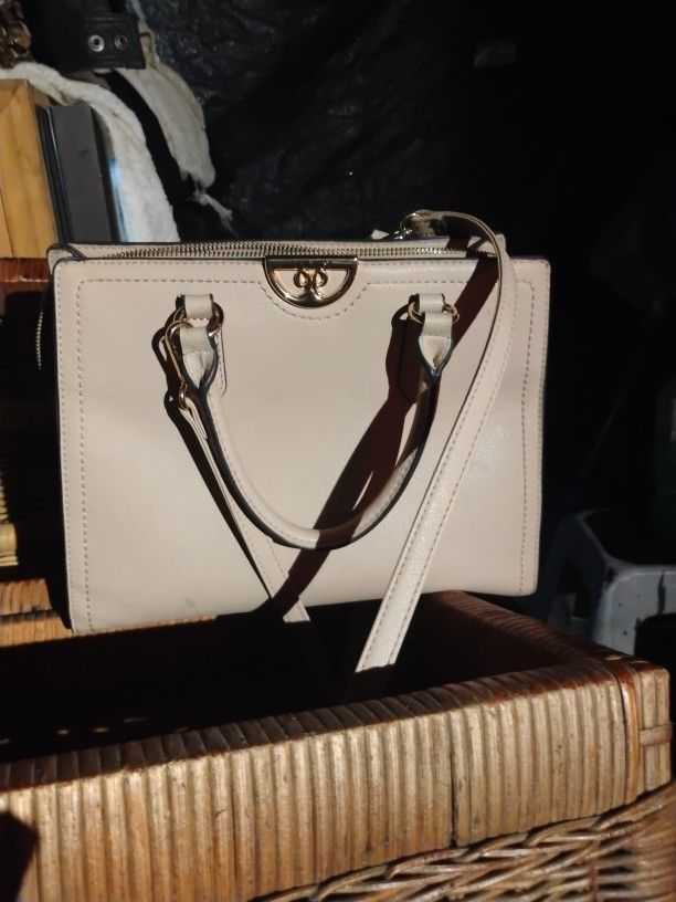 Nine West Hnd Purse Beautiful Condition