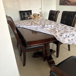 Mesa con 6 sillas , 6 chairs and table