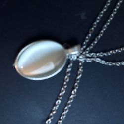 Moonstone On 20 Inch Silver Change