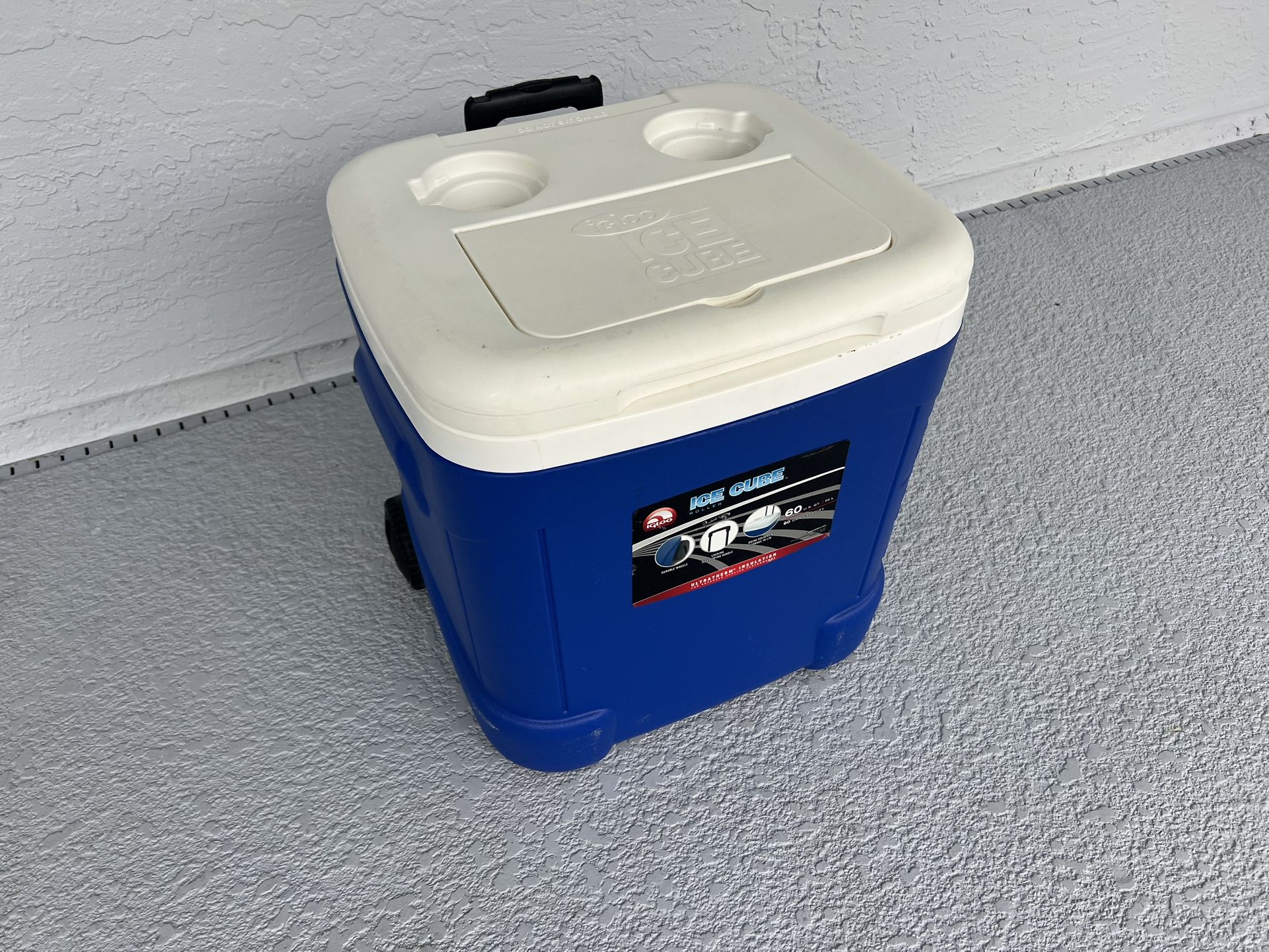Igloo 60 Quart Cooler With Handle And Wheels 
