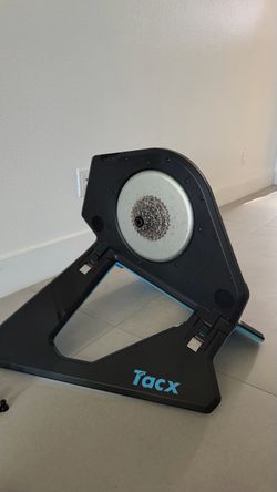Garmin Tacx NEO 2T Smart Trainer + Ultegra Cassette & Accessories