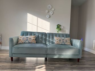 Stylish and comfortable sofa (includes both decorative cushions)