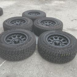 Jeep Wrangler 17” Wheel & Tires 