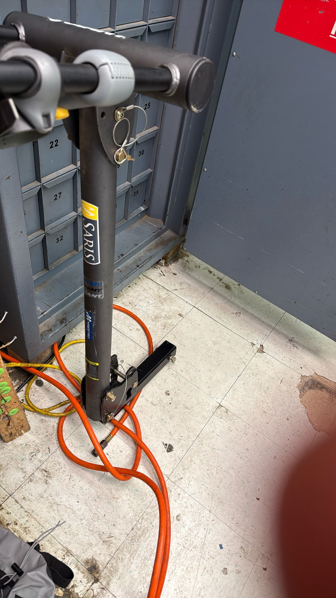 Saris Giant Bike Rack