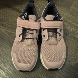 Girls On Cloud Shoes