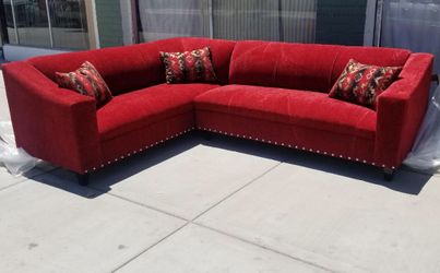 Red Sectional ( Comes With 3 Pillows)