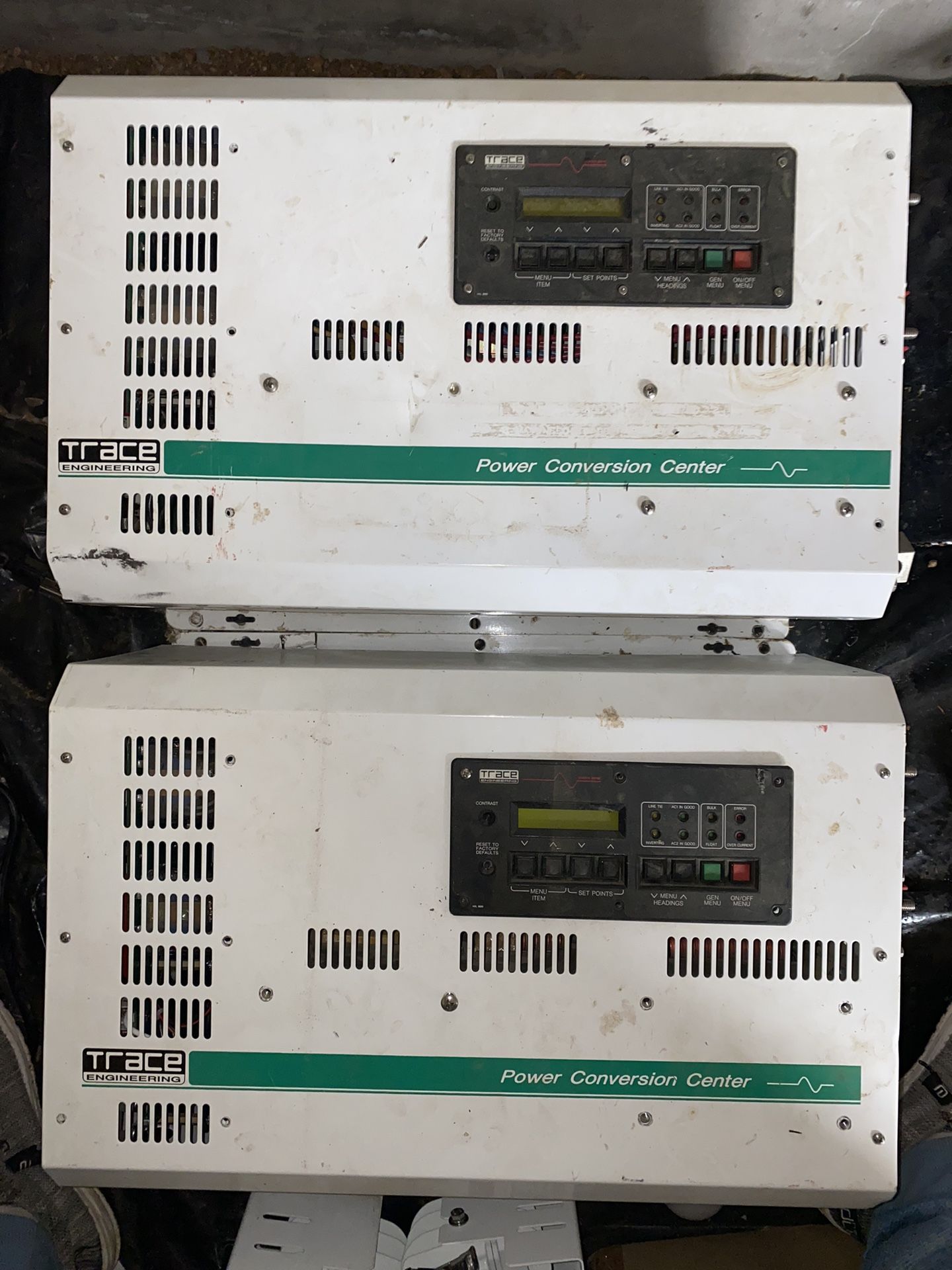 Trace / Xantrex SW4024 Inverter / Charger