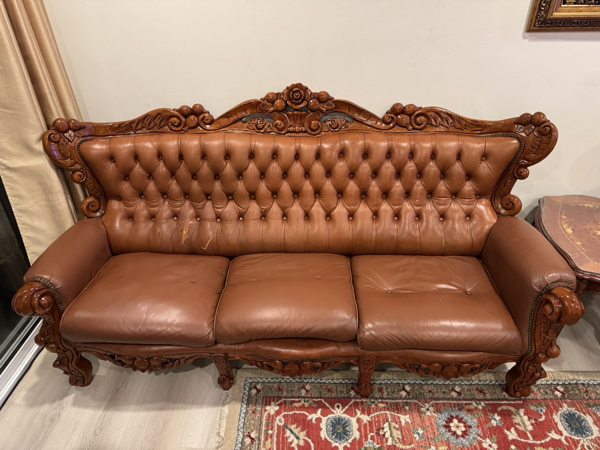 Leather Couches And Chairs