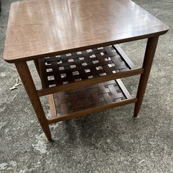 LANE MID CENTURY TIERED SIDE/END TABLE