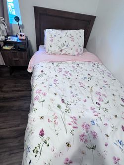 Twin size bed
