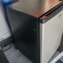 Single Door Mini Fridge Resistance Broke, It's Not Working 