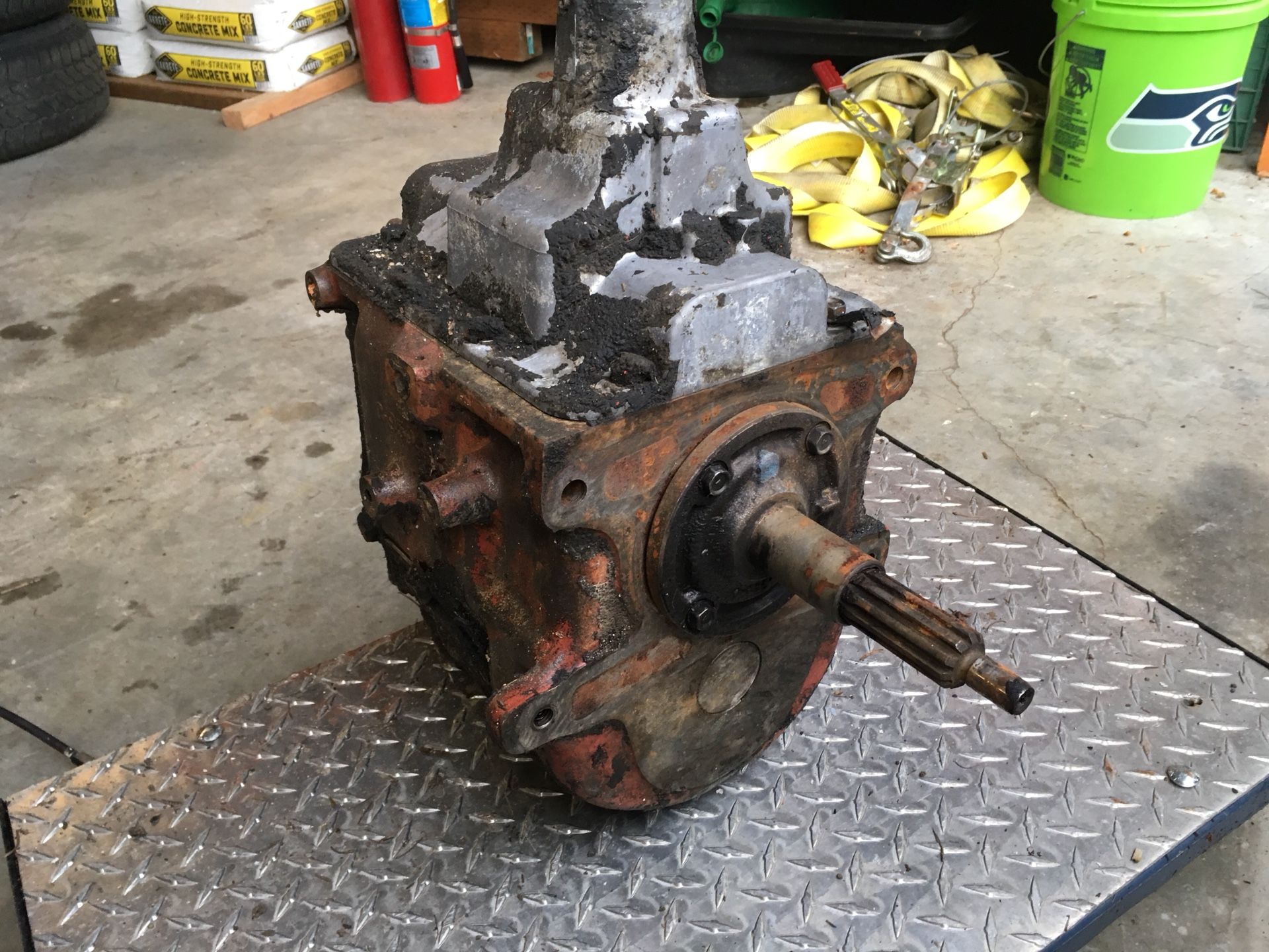 GM NP435 transmission for Sale in Mukilteo, WA OfferUp