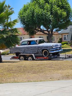 54 Ford customline  straight body needs some work project car lots of chrome needs to be put on project car