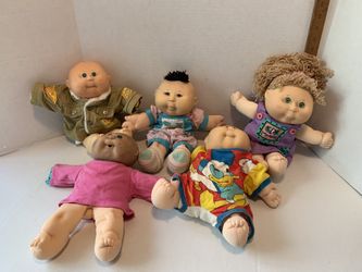 Huge Lot Cabbage Patch Dolls And Clothing