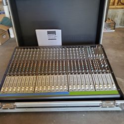 Mackie Onyx 24-4 Board W/ Road Case