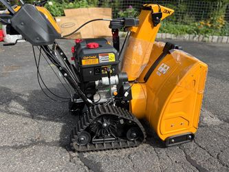 Cub Cadet 30” Tracker Snow Blower