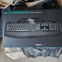 Logitech MK735 Wireless Keyboard Mouse