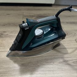 Rowenta DW83 Pro Master Xcel Iron