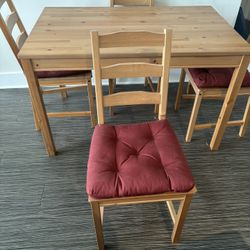 Kitchen Table And 4 Chairs