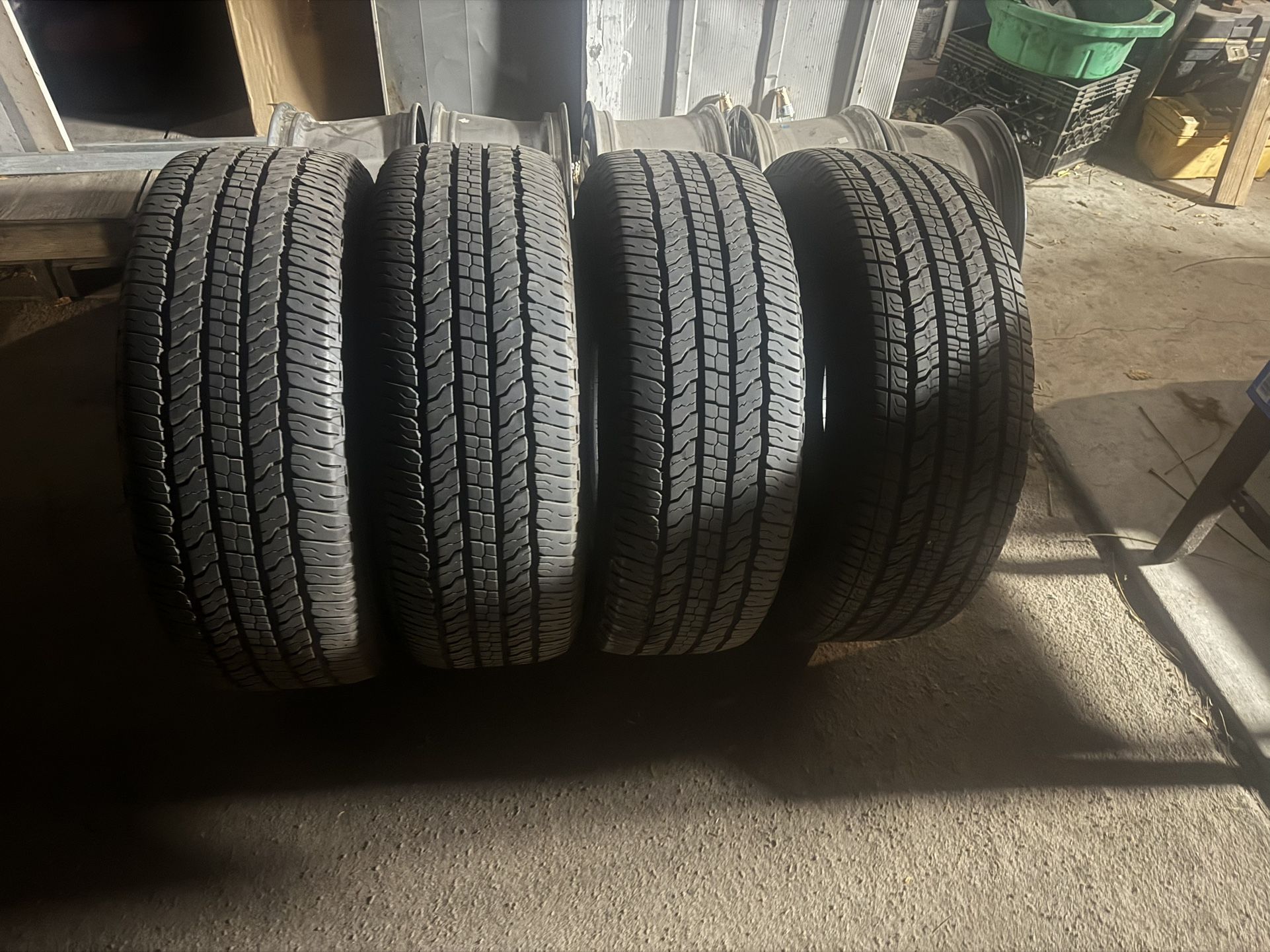 355/65R17