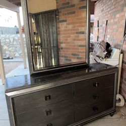 King Size Bedroom Set (mattress Included )