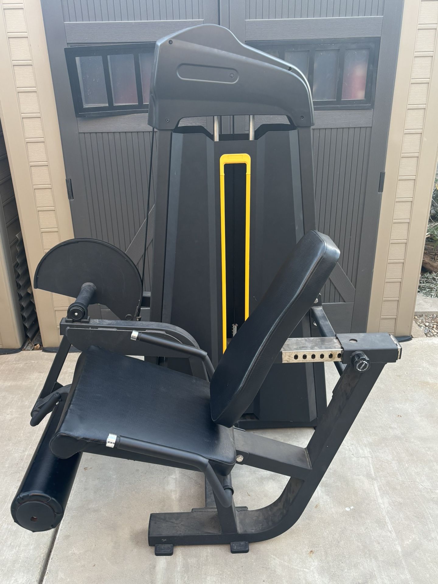 Commercial Leg Extension Machine