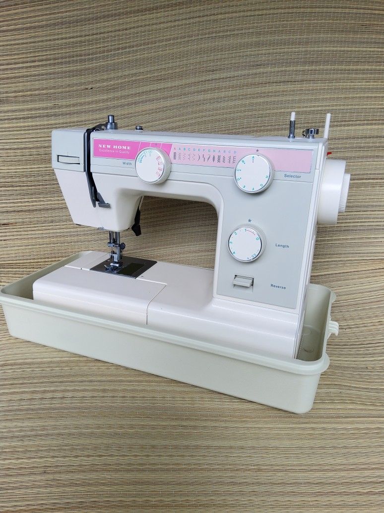 Pre-owned Vintage New Home Portable Sewing Machine With Carring Case & Foot Pedal GS040224SM MODEL#L-372 Tested & Operational 