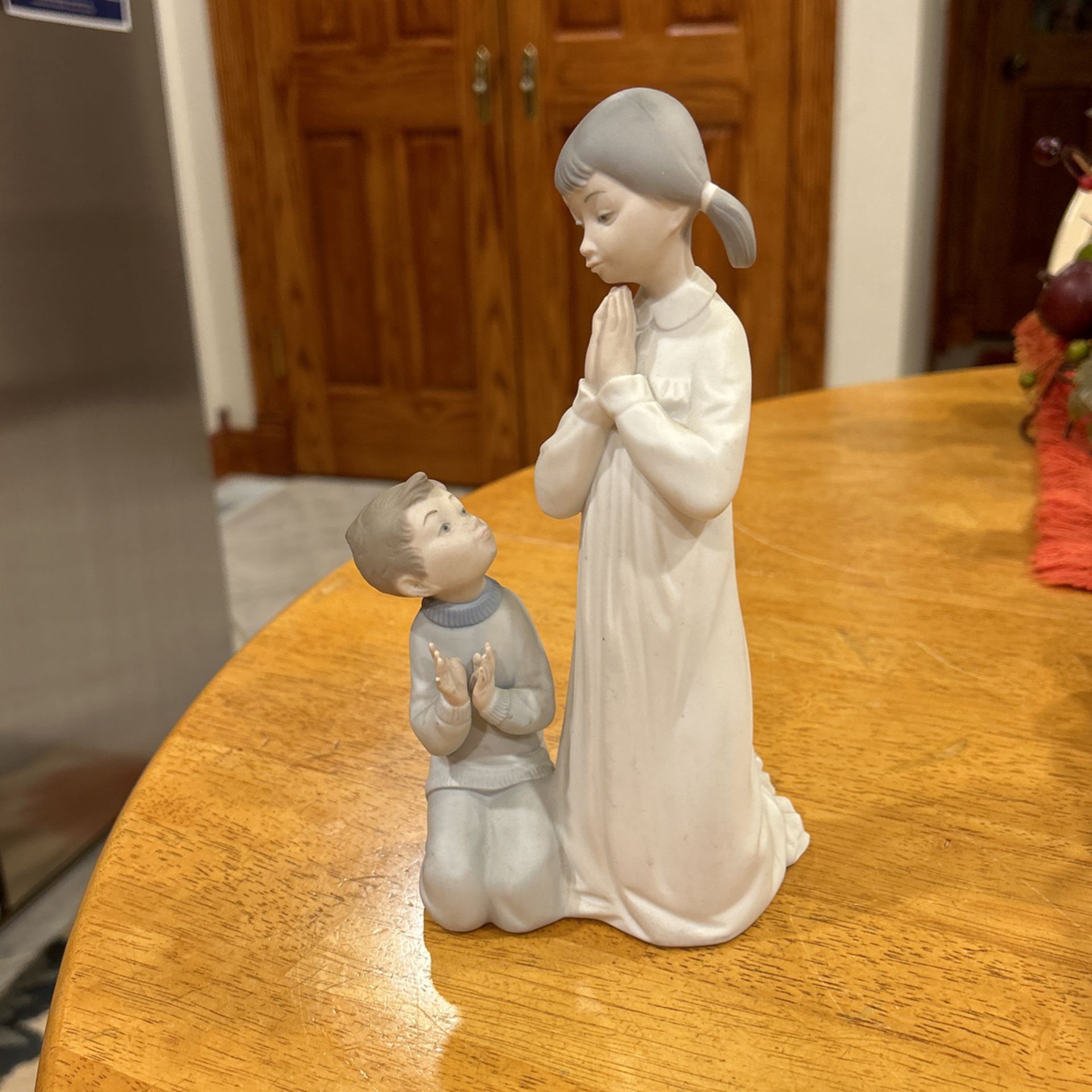Lladro Figurine 2 Children Praying 