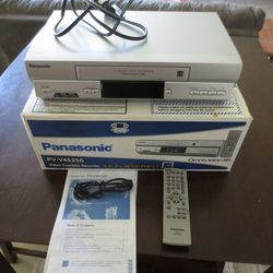 Panasonic 4 Head VCR PV-V4525S w/ Remote + Box Excellent TESTED