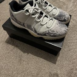 Jordan 11 low light bone