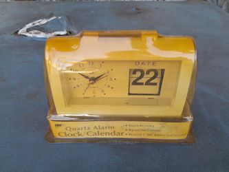 Nostalgic Design Quartz Alarm Clock w/Calendar Date (New).