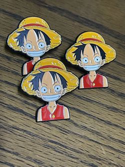 ONE PIECE MONKEY D LUFFY NEW PIN BUTTON KING OF THE PIRATES