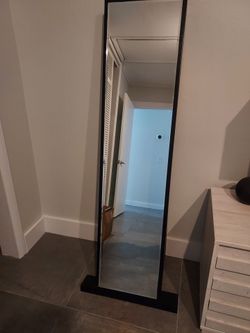 Black Full-Length Mirror Jewelry Armoire – Great Condition