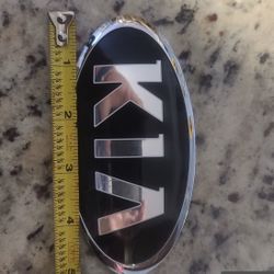 Kia Optima Emblem
