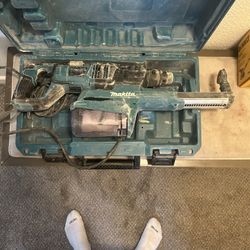 Makita AVT Rotary Hammer 