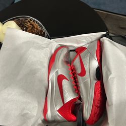 Kobe 5 Protro x Caitlin Clark “Rookie of the Year” - sz 10.5