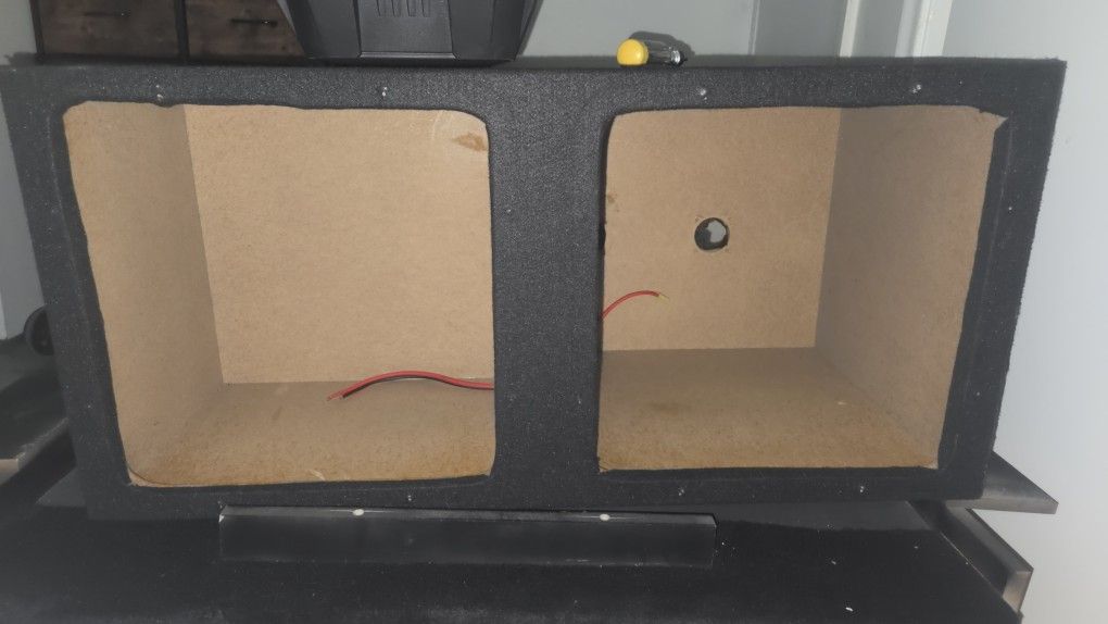 L7Q 15 inch DUAL VENTED ENCLOSURE