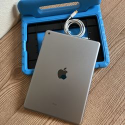 Apple iPad 5th Generation 32GB  with kids protective case & Charger (128gb $170) 