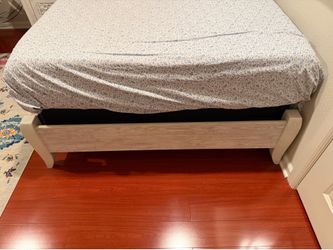 Moving Sale! Beautiful Full Size Carved Wood Bed Frame - Like New $400