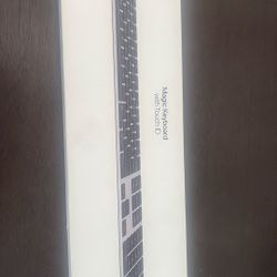 Magic Keyboard with Touch ID and Numeric Keypad for Mac models with Apple silicon (USB–C) - US English - Black Keys