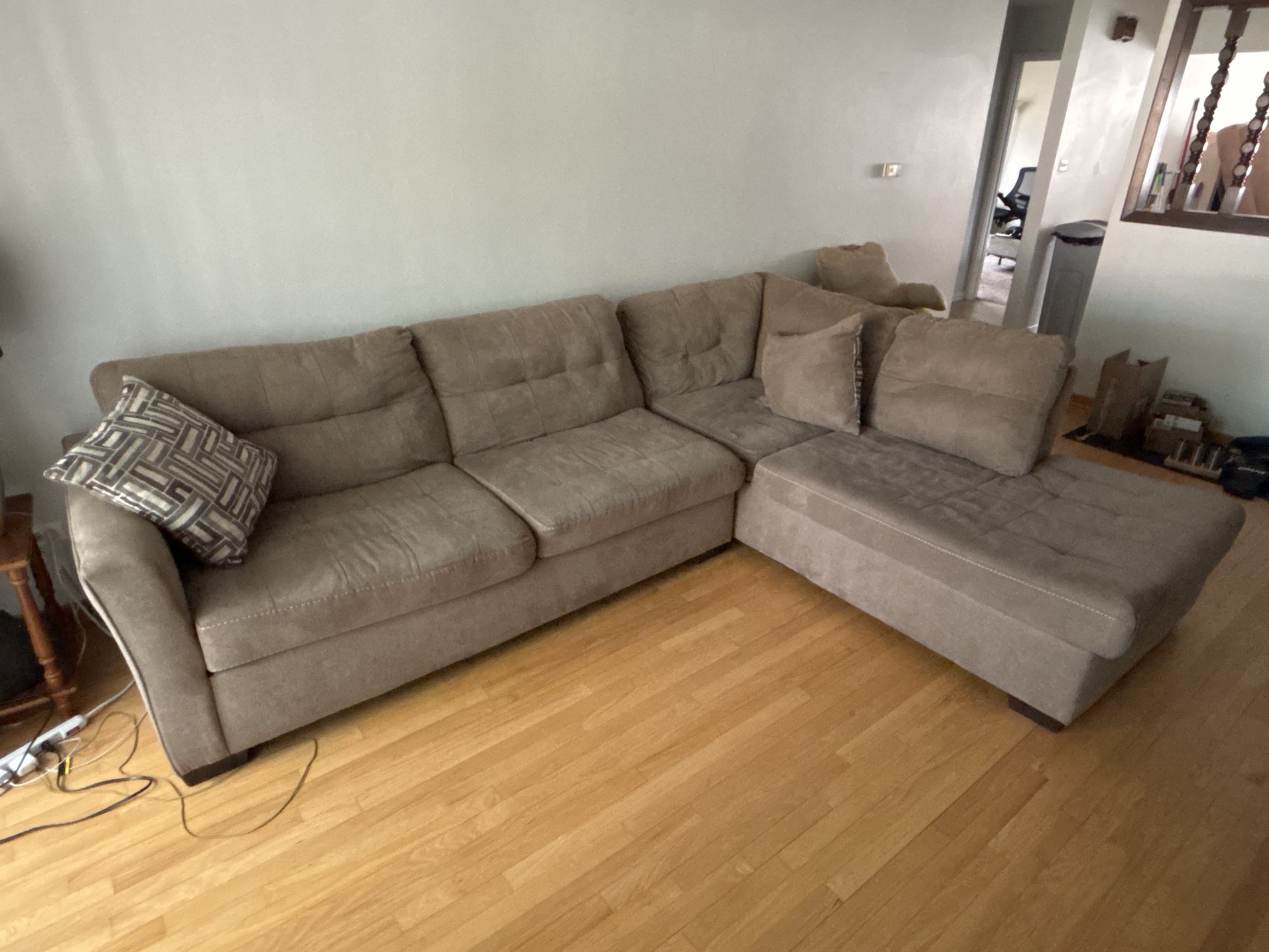 3-Piece Sectional Sofa – Great Condition!