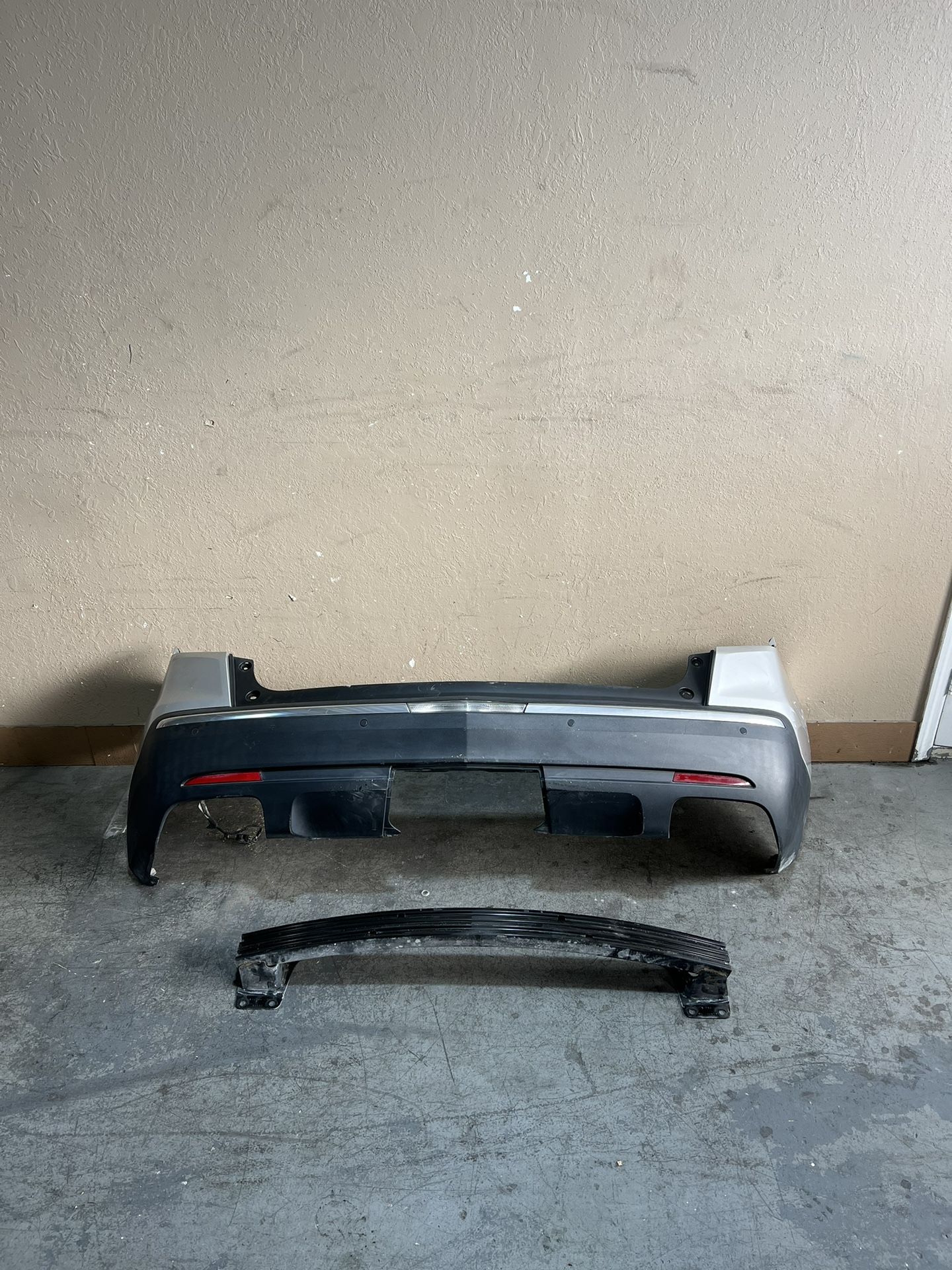 17-22 Cadillac Xt5 Rear Bumper Cover Rear Fascia Bumper Trasero De Atras Part Parts 2017 2018 2019 2020 2021 2022