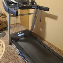 XTERRA TRX 2500 Folding Treadmill 