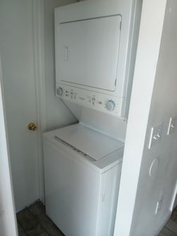 Frigidaire washer n dryer
