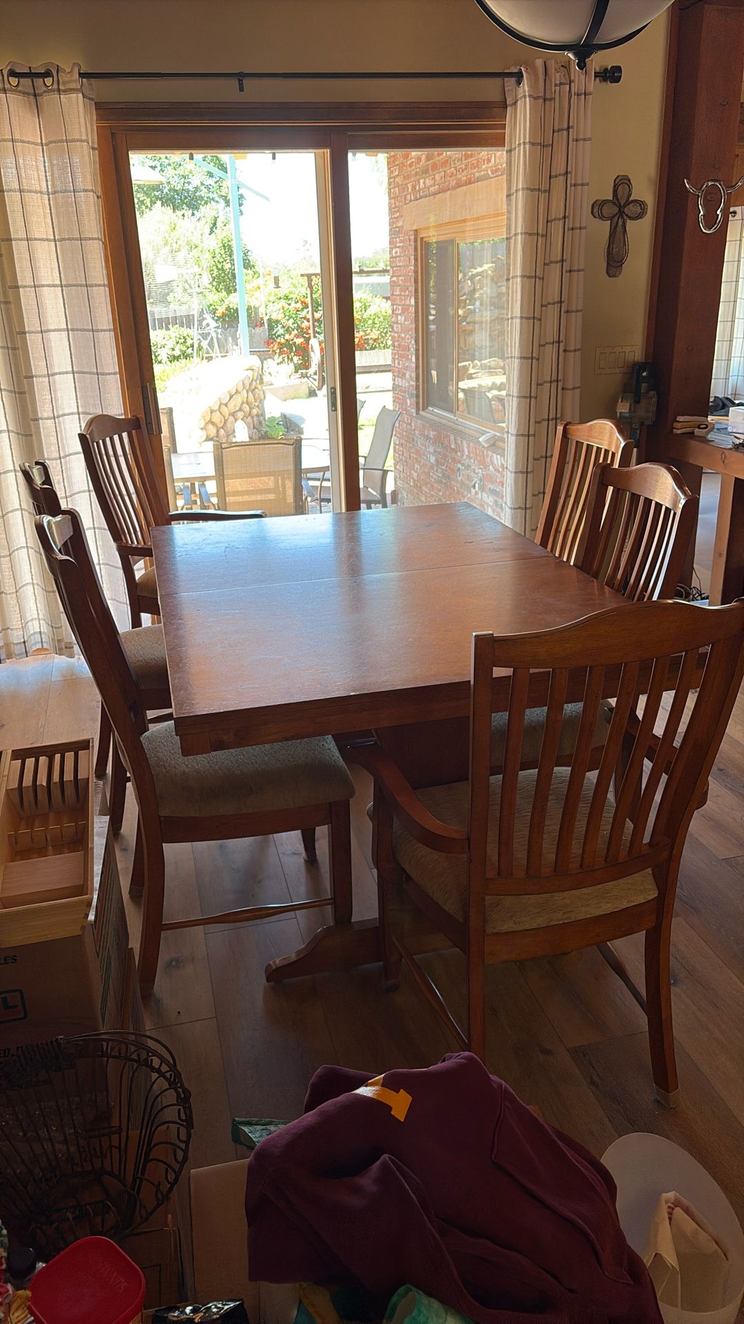 Dinning Table And Chairs